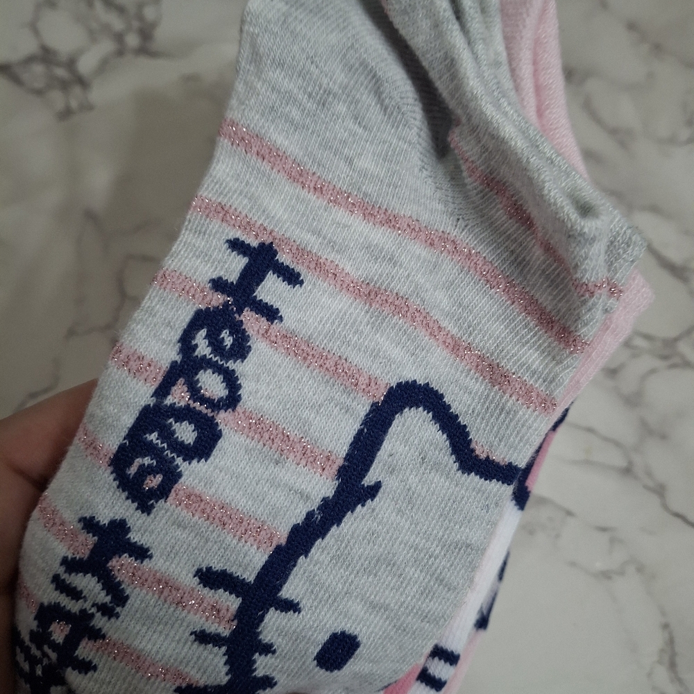 Hello Kitty Sock Set - Picture 2 of 4
